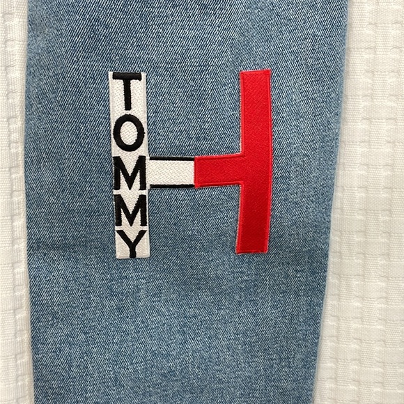 Tommy Hilfiger Size 34 Y2K vintage distressed light wash skinny jeans w/ patches - Picture 9 of 14